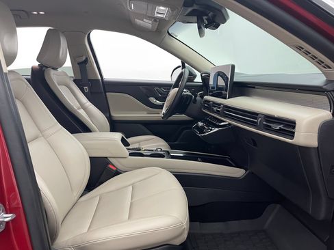 Used 2025 Lincoln Corsair FWD image 34