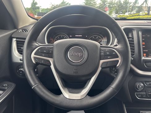 Used 2014 Jeep Cherokee Trailhawk w/ Leather Interior Group AWD/4WD image 3