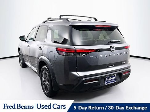 Used 2022 Nissan Pathfinder SV image 5