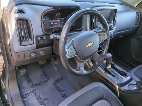 Certified 2021 Chevrolet Colorado Z71 w/ Z71 Midnight Edition image 11