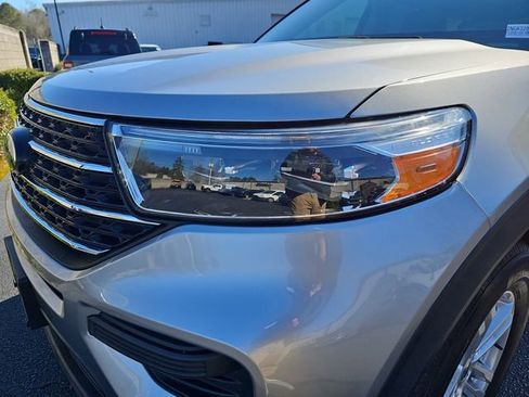 Used 2022 Ford Explorer XLT image 35