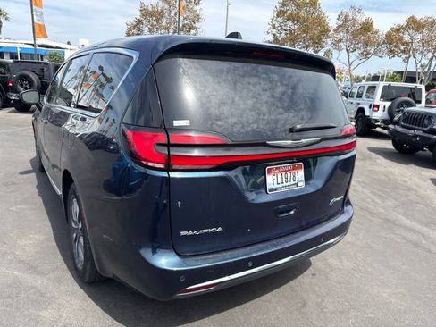 Used 2023 Chrysler Pacifica Limited FWD image 19