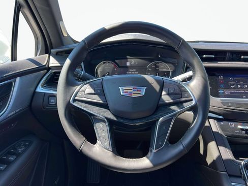 Used 2023 Cadillac XT5 Premium Luxury AWD/4WD image 15