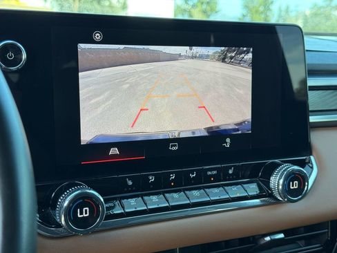 Used 2023 GMC Canyon AT4 image 11