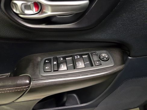 Used 2014 Jeep Cherokee Limited AWD/4WD image 22