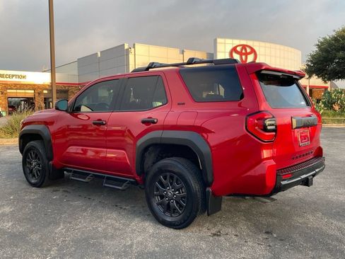 Used 2025 Toyota 4Runner SR5 RWD image 5
