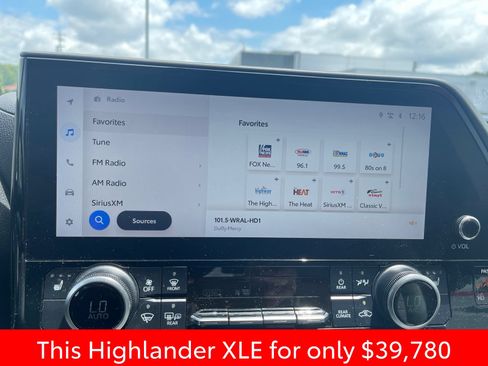 Used 2023 Toyota Highlander XLE FWD image 25