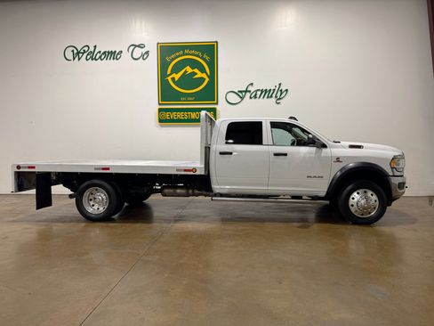 Used 2020 RAM 5500 Tradesman w/ Chrome Appearance Group image 9