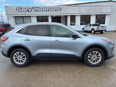 Used 2022 Ford Escape SE image 9