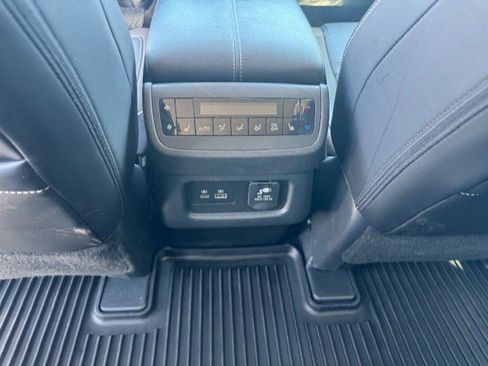 Used 2024 Nissan Pathfinder Platinum AWD/4WD image 28