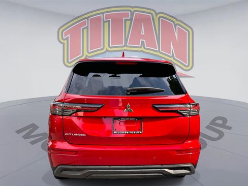 Used 2025 Mitsubishi Outlander ES FWD image 4