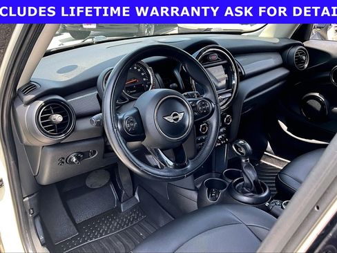 Used 2017 MINI Cooper 4-Door Hardtop FWD image 11