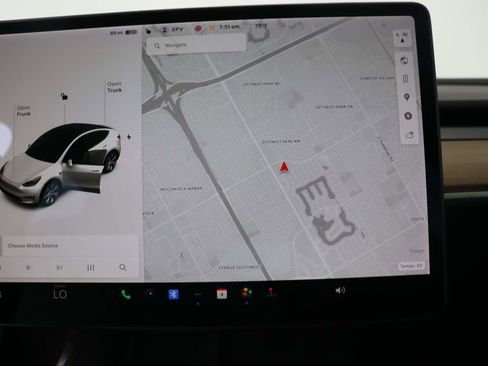 Used 2021 Tesla Model Y Long Range AWD/4WD image 11