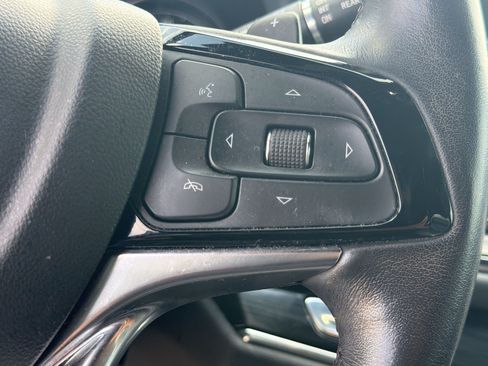 Used 2024 Buick Enclave Essence w/ Sport Touring Edition FWD image 17