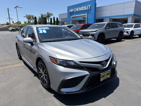 Used 2024 Toyota Camry SE w/ Convenience Package FWD image 2