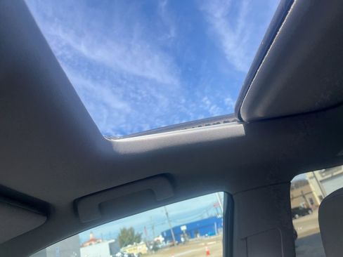 Used 2018 Toyota Highlander XLE image 4