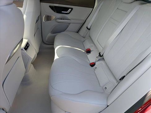 New 2026 Mercedes-Benz EQE 320 4MATIC SUV image 15