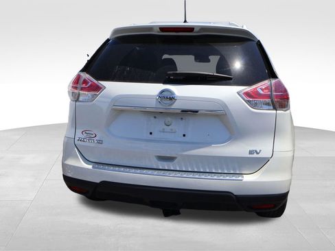Used 2016 Nissan Rogue SV FWD image 18