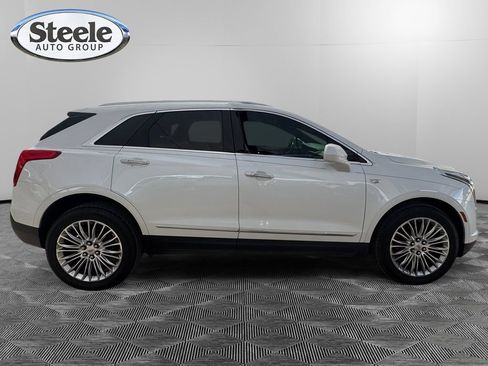 Used 2017 Cadillac XT5 Premium Luxury FWD image 6
