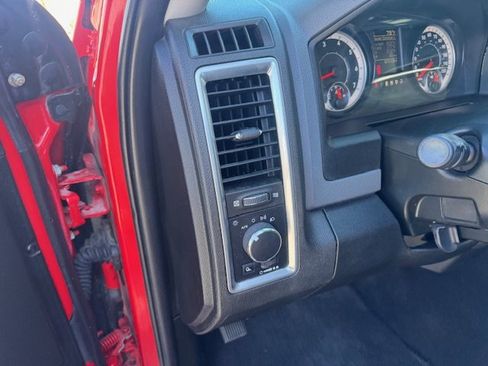 Used 2019 RAM 1500 Classic SLT image 14