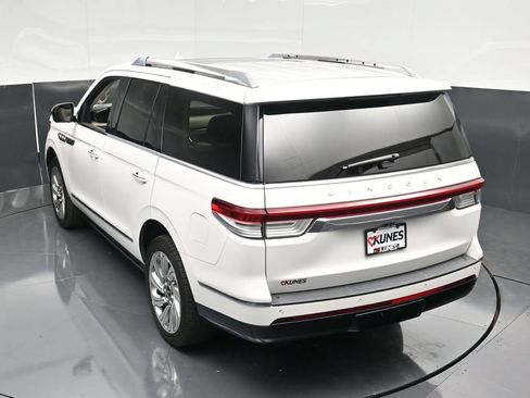 Used 2024 Lincoln Navigator Premiere AWD/4WD image 57