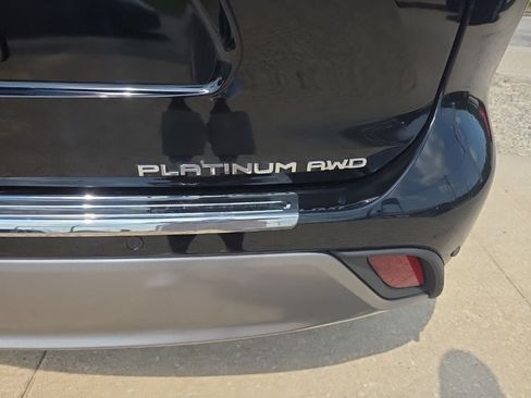 Used 2026 Toyota Highlander Platinum AWD/4WD image 5