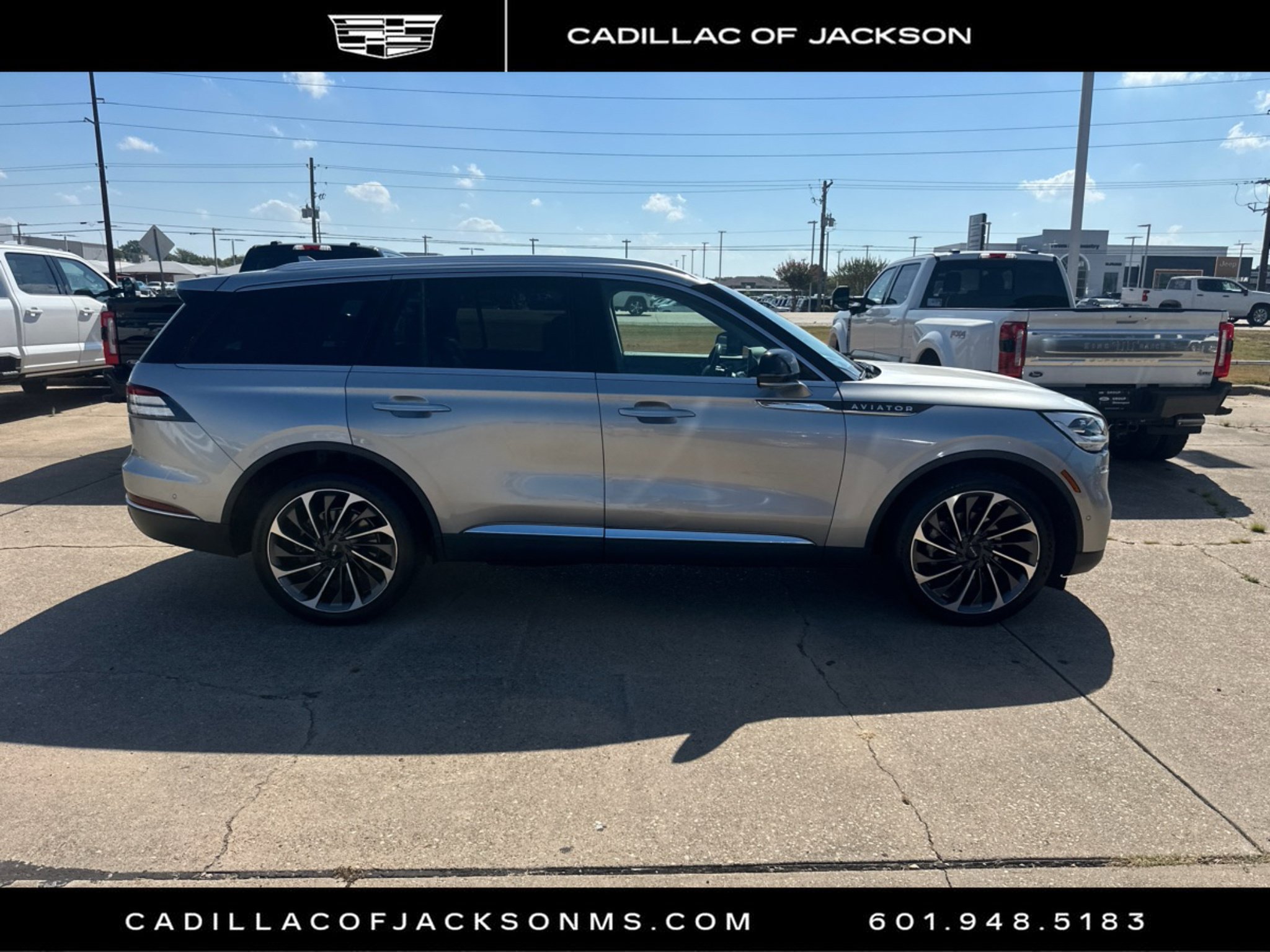 Used 2020 Lincoln Aviator Reserve w/ Equipment Group 202A AWD/4WD image 2