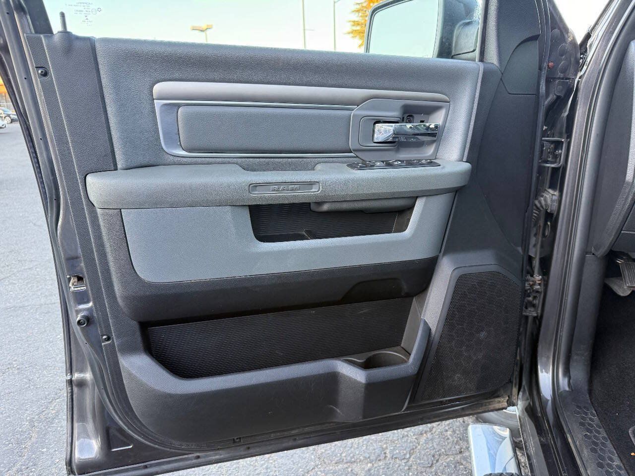 Used 2017 RAM 1500 Big Horn AWD/4WD image 9