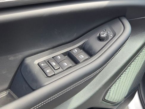 New 2025 Jeep Grand Cherokee Altitude image 23