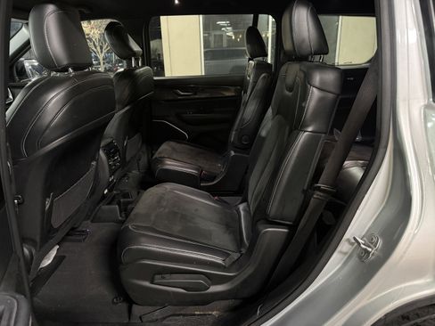 Used 2021 Jeep Grand Cherokee L Laredo image 31