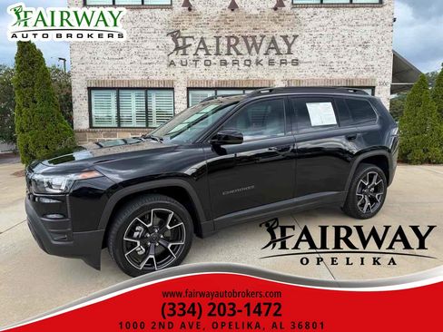 Used 2026 Jeep Cherokee Overland w/ Trailer Tow Group AWD/4WD image 1