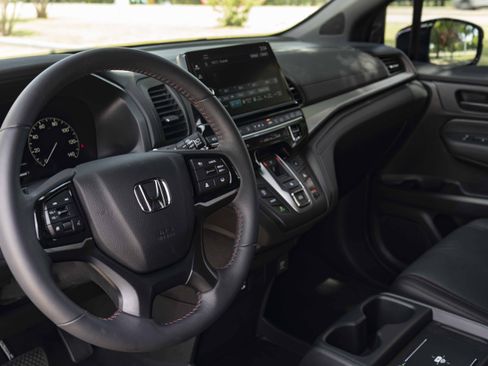 Used 2026 Honda Odyssey Sport-L image 16
