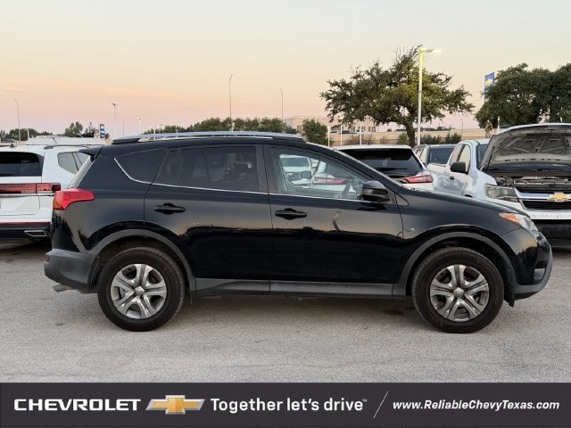 Used 2015 Toyota RAV4 LE FWD image 3