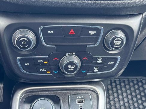 Used 2019 Jeep Compass Latitude w/ Popular Equipment Group AWD/4WD image 26