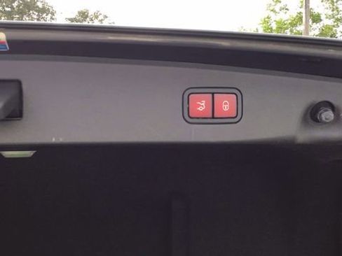 Used 2013 Mercedes-Benz E 350 4MATIC Sedan image 11