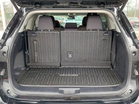Certified 2024 Toyota Highlander LE image 33