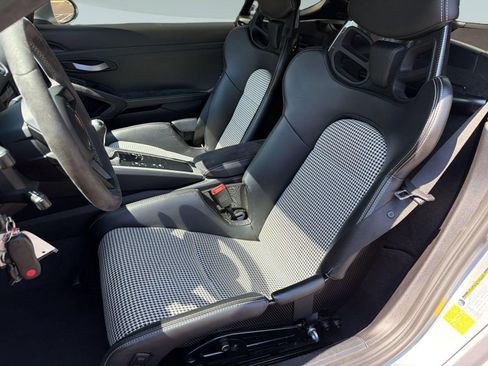 Used 2020 Porsche 718 Cayman GT4 RWD image 5