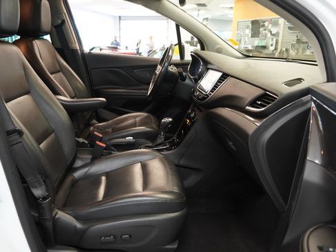 Used 2019 Buick Encore Essence AWD/4WD image 34