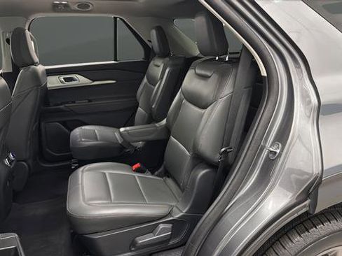 Used 2025 Ford Explorer Active w/ Active Comfort Package AWD/4WD image 23