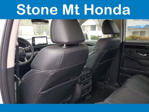 New 2025 Honda Pilot Touring image 11