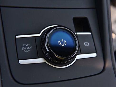 New 2026 Volkswagen Tiguan SE AWD/4WD image 17