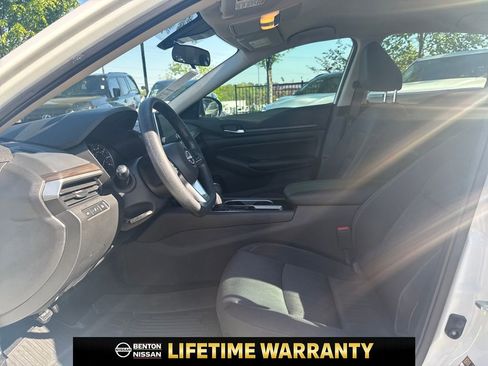 Used 2024 Nissan Altima 2.5 SV image 10