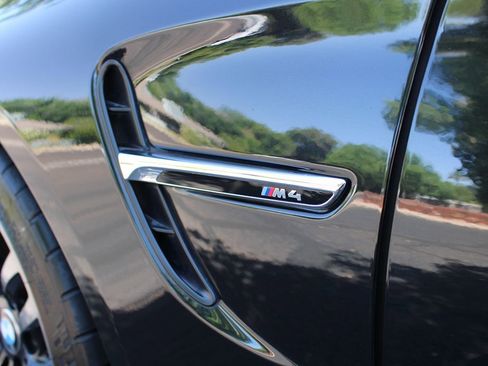 Used 2015 BMW M4 Convertible image 70