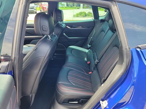 Used 2022 Maserati Levante GT AWD/4WD image 9
