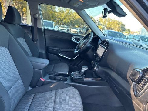 Used 2023 Kia Soul S image 13