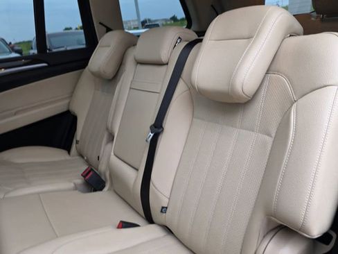 Used 2017 Mercedes-Benz GLS 450 4MATIC image 24