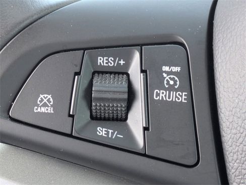 Certified 2022 Chevrolet Trax LT w/ LT Convenience Package image 20