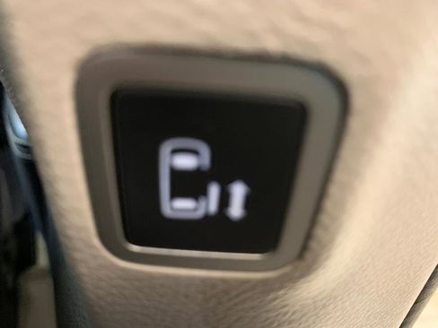 Used 2022 Chrysler Pacifica Touring-L w/ Uconnect Theater Family Group AWD/4WD image 54