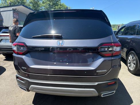 Used 2023 Honda Pilot Touring image 7