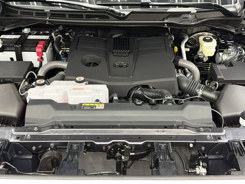 Used 2026 Toyota Tundra Limited AWD/4WD image 15